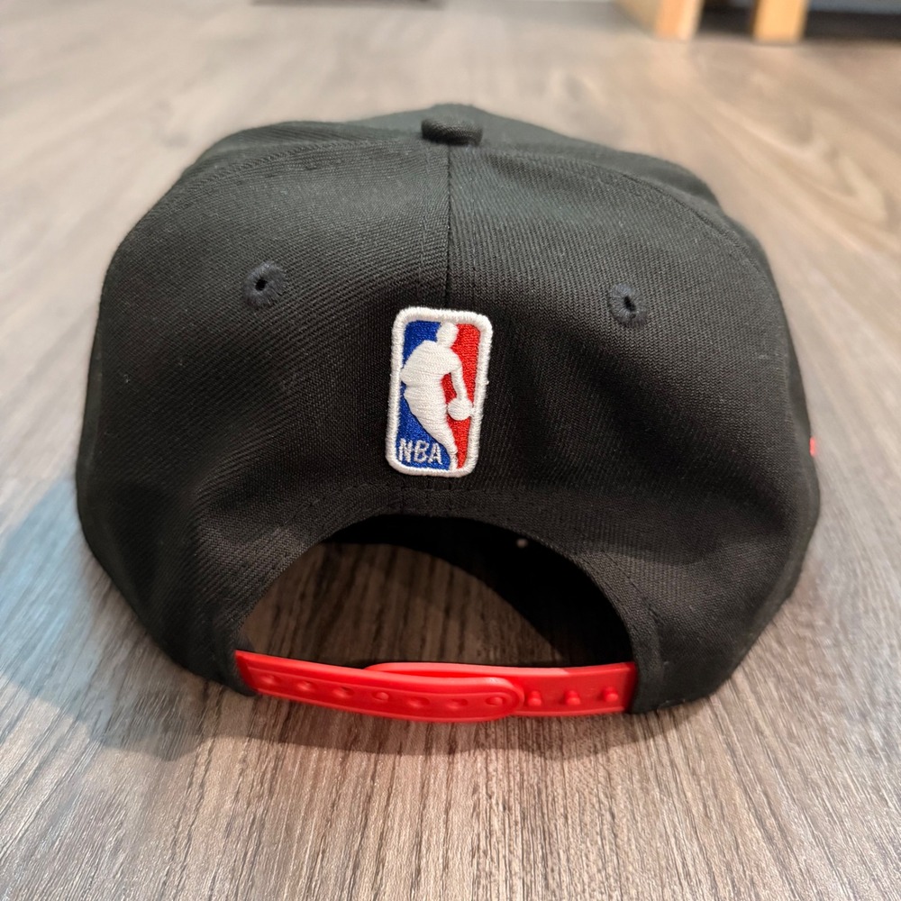 Chicago Bulls Madhouse on Madison Snapback Hat Black Red NBA New Era 9FIFTY - Picture 4 of 6